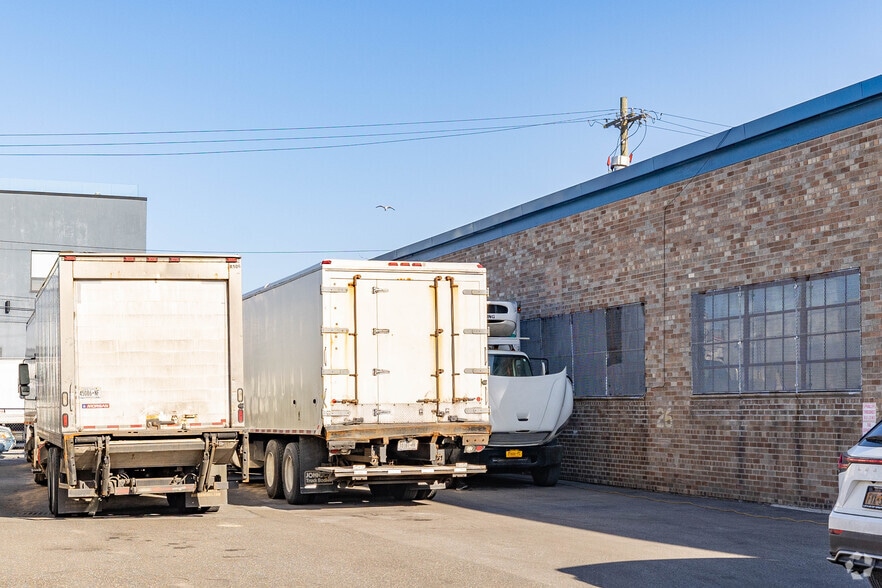 More Photos Of 1014 Stanley Ave, Brooklyn Warehouse For Lease
