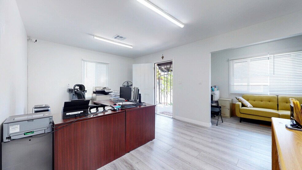 More Photos Of 6851 Foothill Blvd, Tujunga Office Residential For Sale
