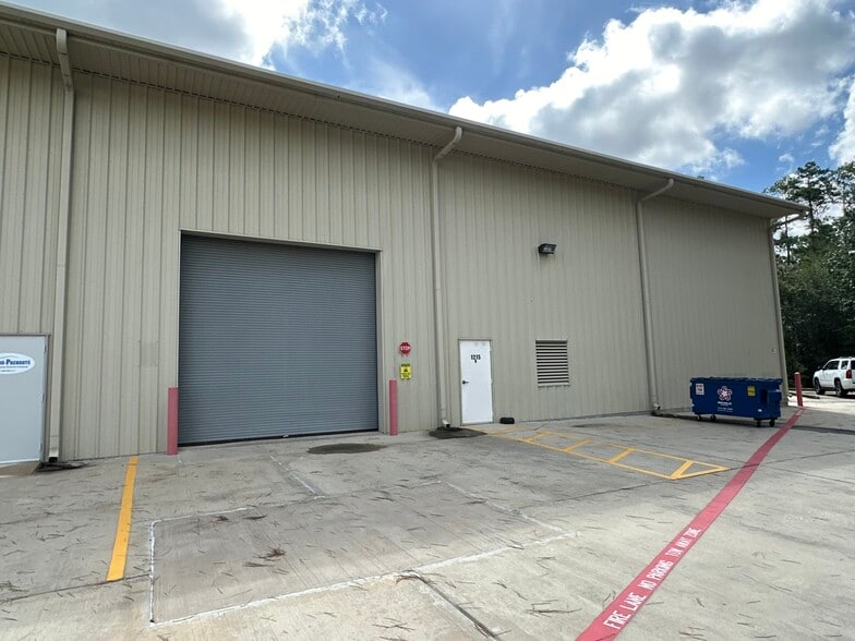 More Photos Of 1209-1215 N FM 3083 Rd E, Conroe Warehouse For Lease