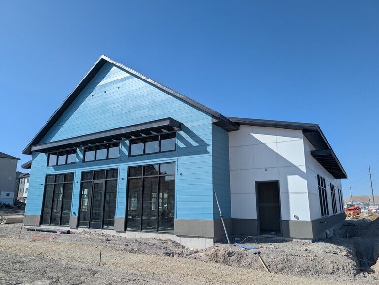 More Photos Of 1500 3600 w, Lehi Freestanding For Sale