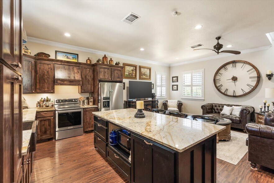 More Photos Of 7700 Glen Rose Hwy, Granbury Lodge Meeting Hall For Sale