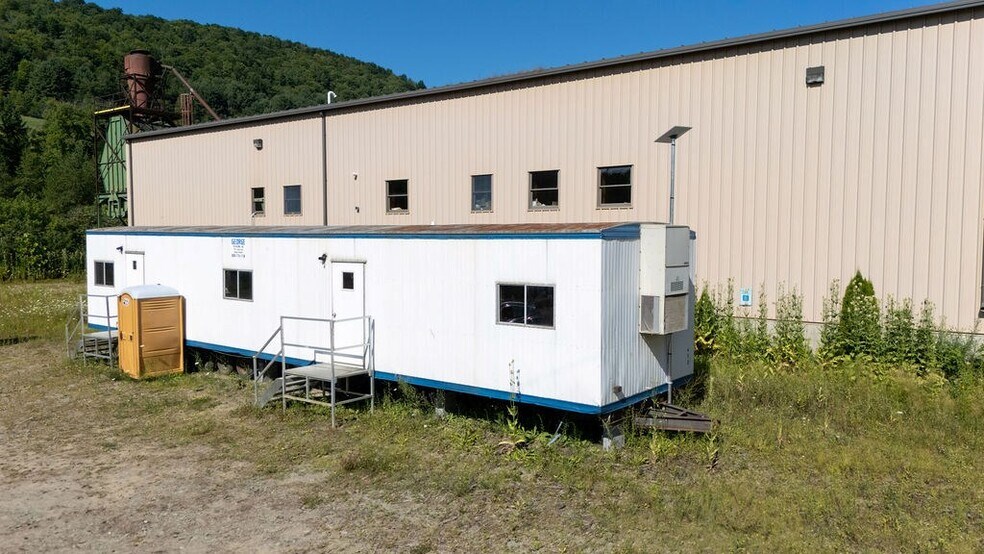More Photos Of 398 Main St, Roulette Warehouse For Sale