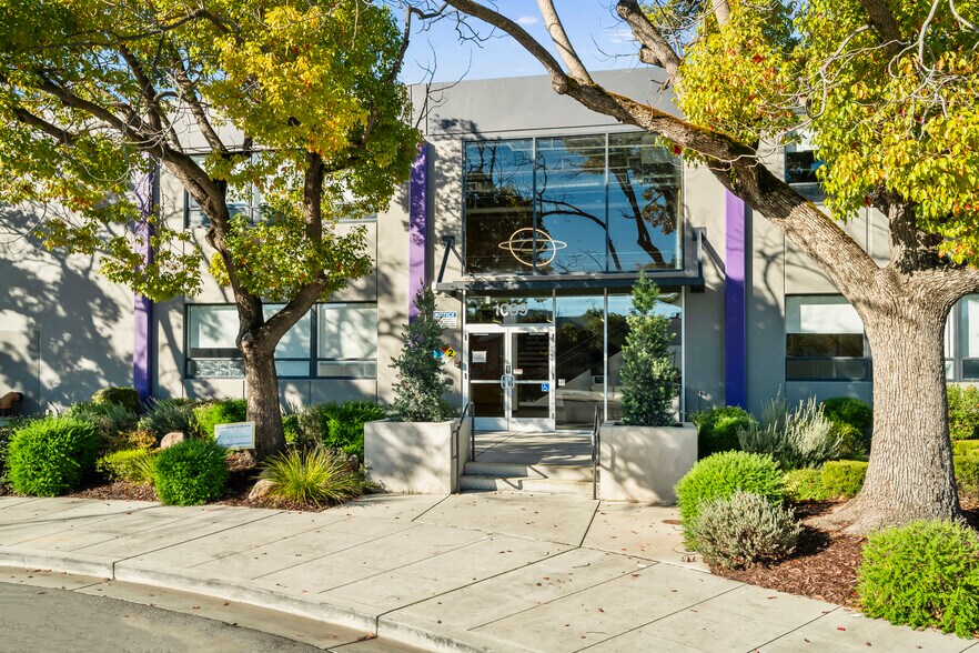 More Photos Of 1089 Mills Way, Redwood City Research And Development For Lease