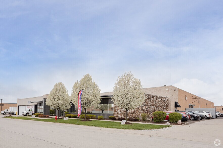 More Photos Of 1810 Estes Ave, Elk Grove Village Warehouse For Lease