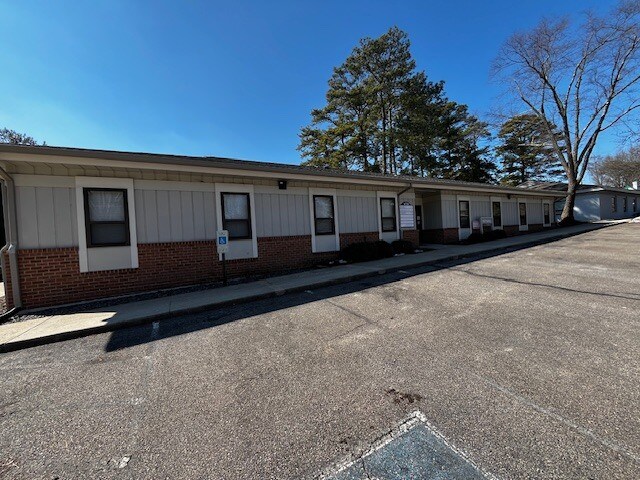 More Photos Of 6720 Patterson Ave, Richmond Office For Lease