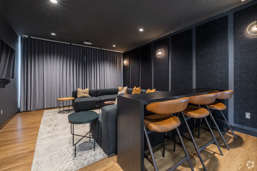 More Photos Of 300 Mcrae Av, Ottawa Apartments For Lease