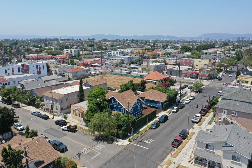 More Photos Of 1327 W 35th St, Los Angeles Apartments For Sale