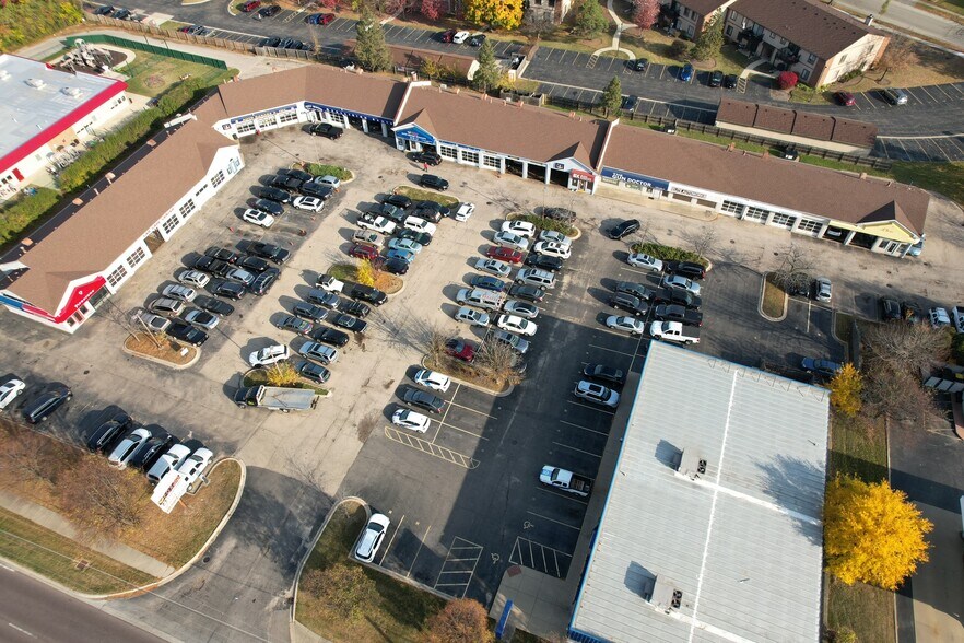 Primary Photo Of 1046 Lake St, Roselle Auto Repair For Sale