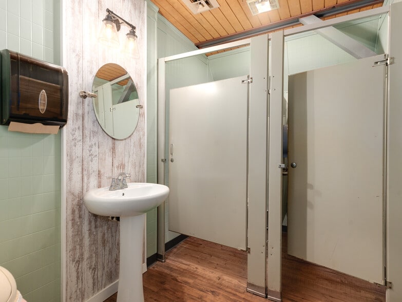 More Photos Of 2973 N Il Route 71, Ottawa Restaurant For Sale