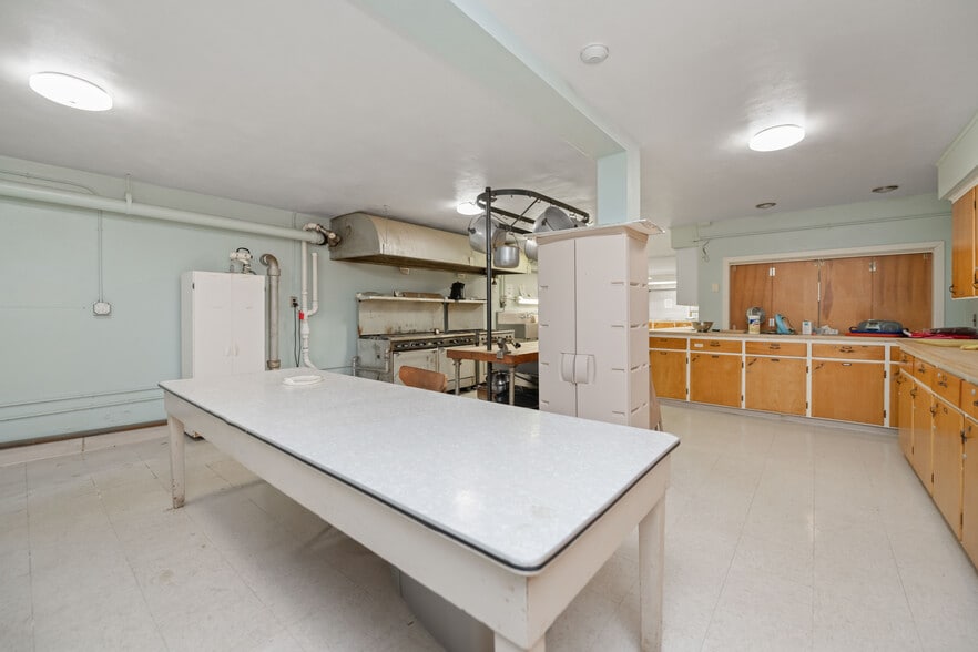 More Photos Of 2889 Culver rd, Rochester Specialty For Sale