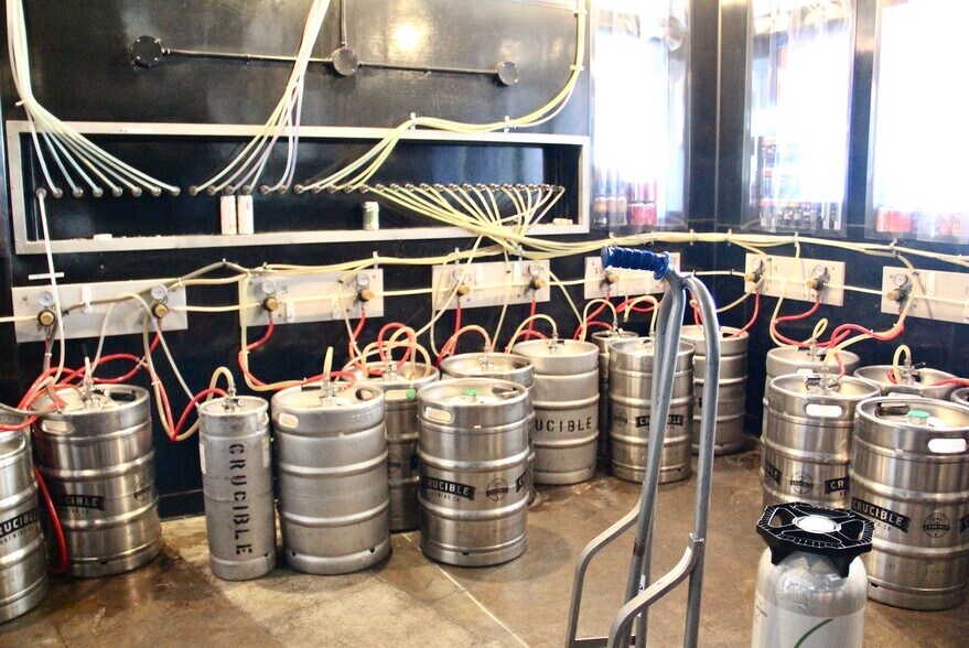 More Photos Of 8000 15th Ave NW, Seattle Restaurant For Lease