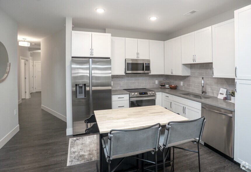 More Photos Of 11671 Maple St, Fishers Apartments For Lease