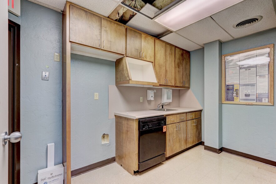 More Photos Of 5622 N Portland Ave, Oklahoma City Medical For Lease