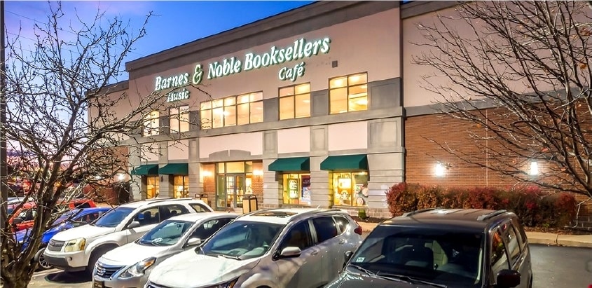 More Photos Of 624 S Green River Rd, Evansville Storefront For Sale