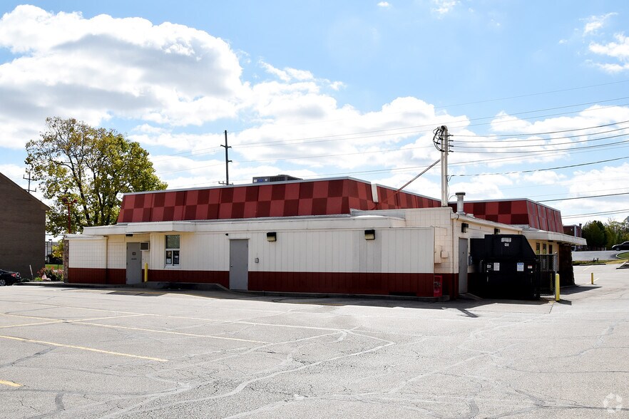 More Photos Of 6638 Dixie Hwy, Fairfield Restaurant For Sale