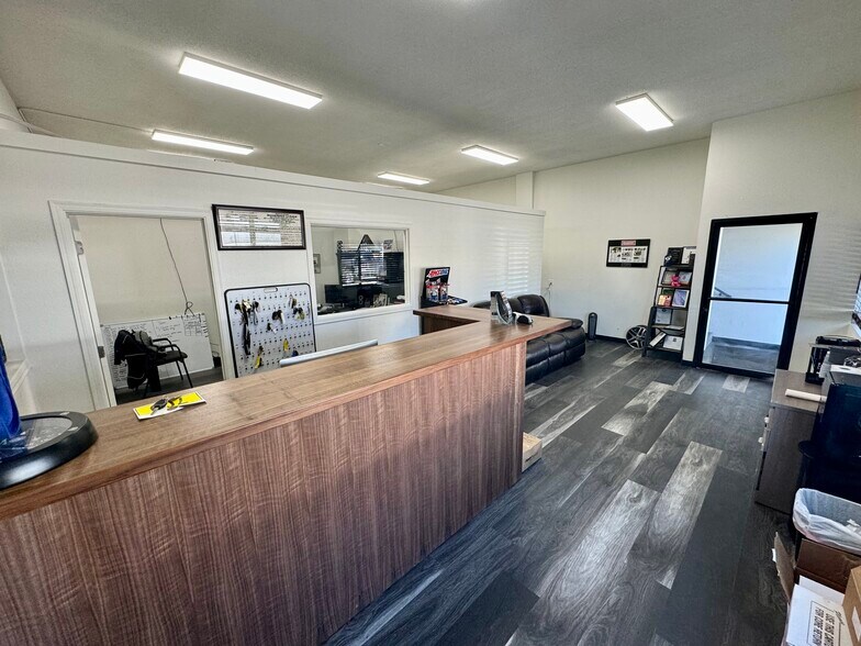 More Photos Of 890 Gentry Way, Reno Auto Repair For Sale