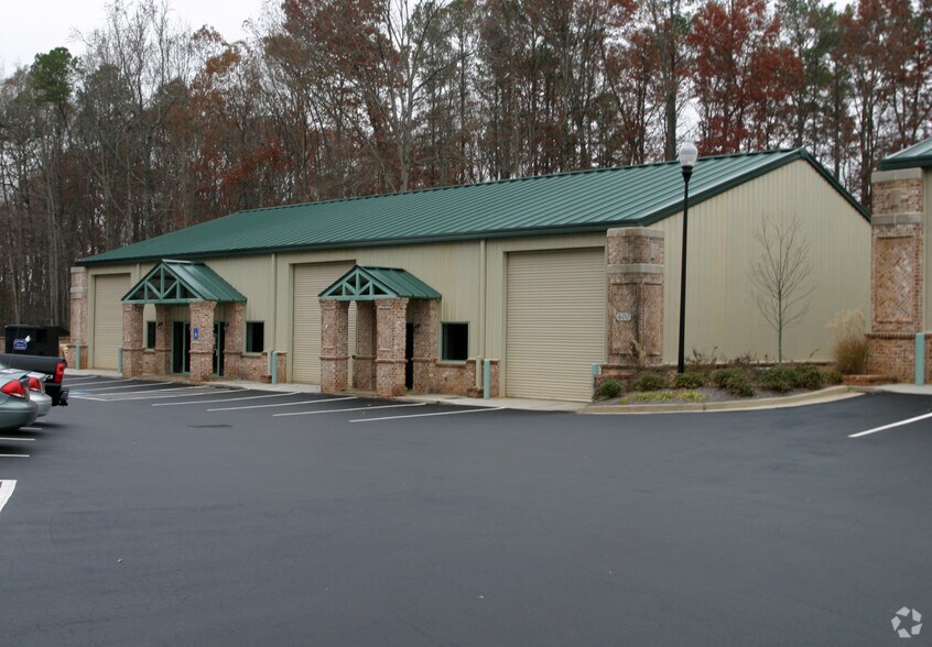 Primary Photo Of 875 Gettysburg Trl, Kennesaw Light Distribution For Lease