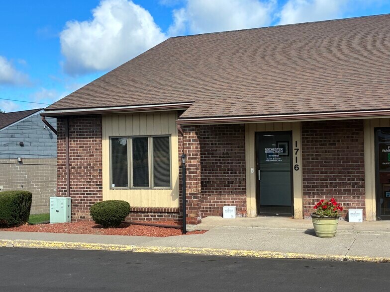 More Photos Of 1716 E Ridge Rd, Rochester Office For Sale