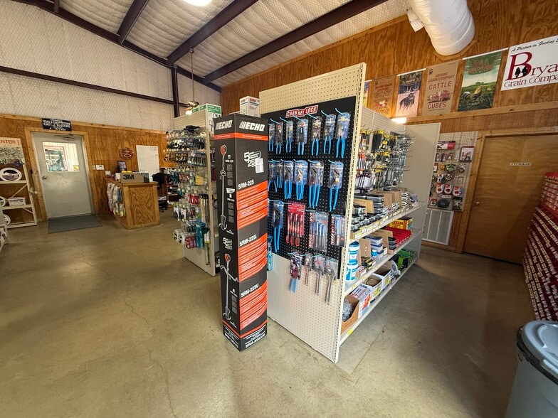More Photos Of 17650 Texas 19, Montalba Auto Repair For Sale