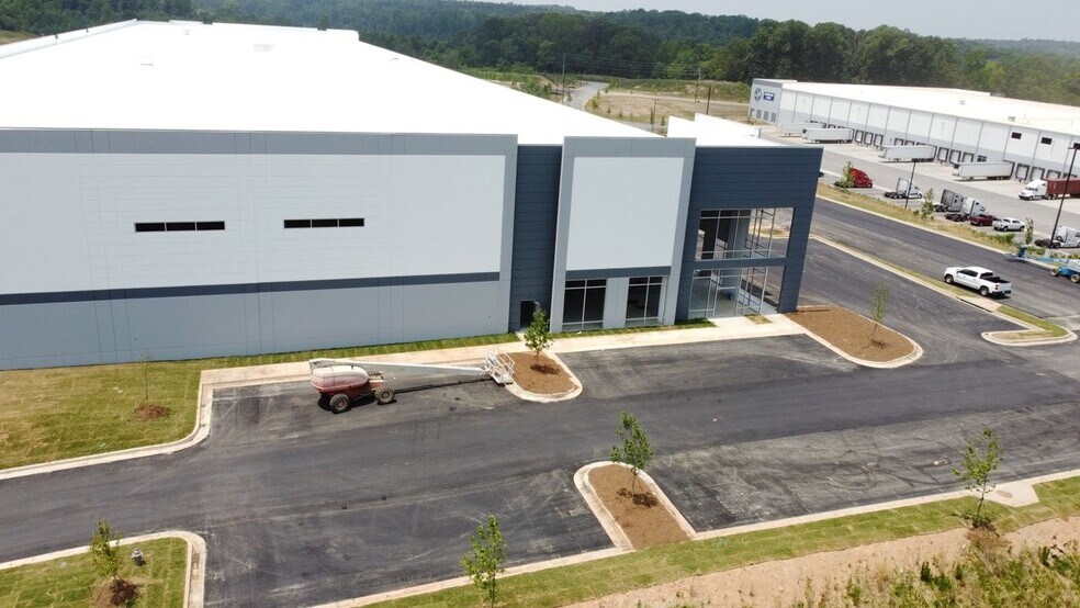 More Photos Of 2000 Ridgeway Church Rd, Commerce Warehouse For Lease