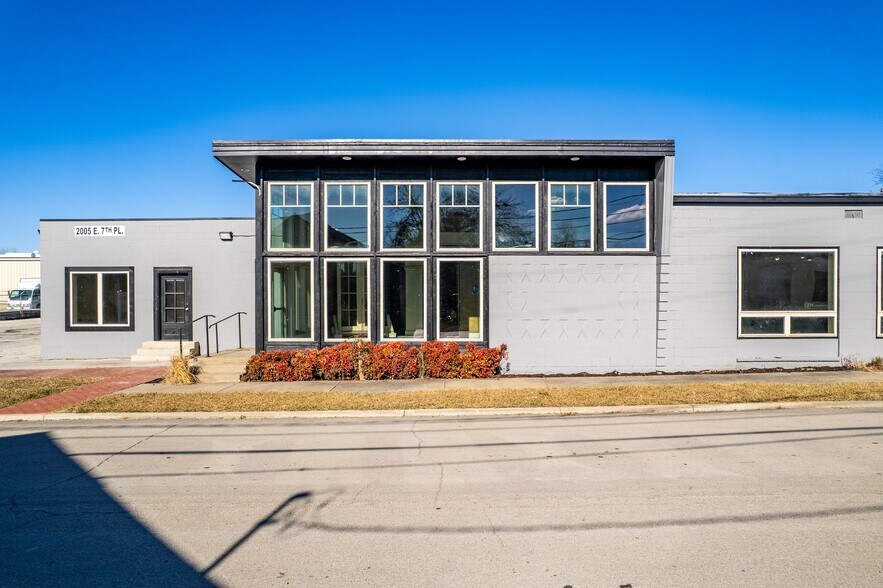 More Photos Of 2005 E 7th Pl, Tulsa Warehouse For Lease