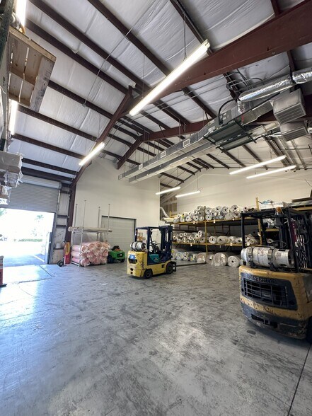 More Photos Of 16266 San Carlos Blvd, Fort Myers General Retail For Sale