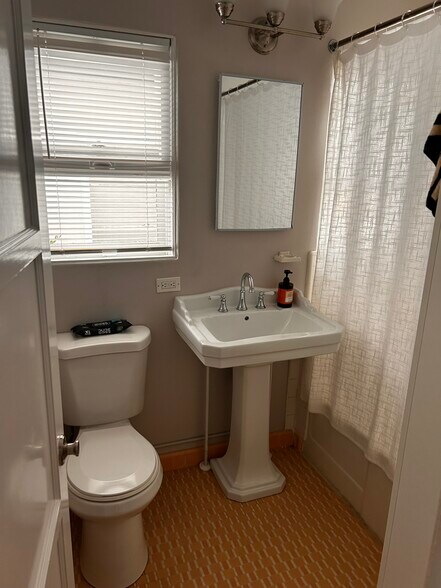 More Photos Of 3552 Front St, San Diego Apartments For Sale