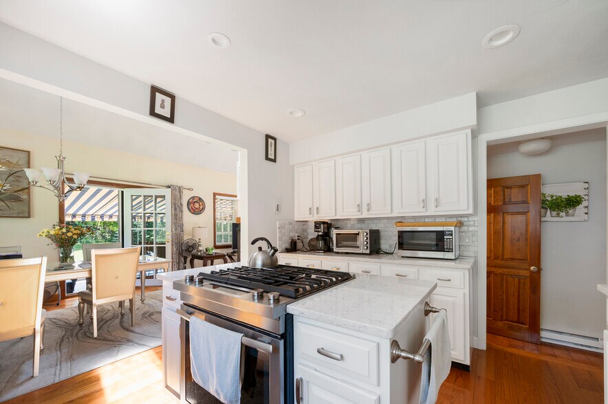 More Photos Of 46 Statue Way, Portsmouth Multifamily For Sale