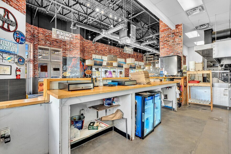 More Photos Of 2770 SW 27th Ave, Miami Freestanding For Lease