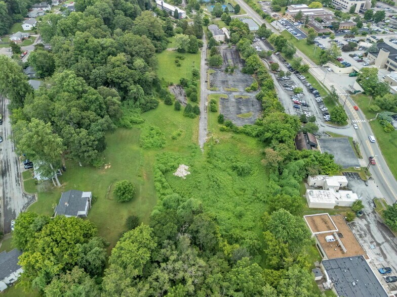More Photos Of 203 Michigan Ave, Oak Ridge Land For Sale
