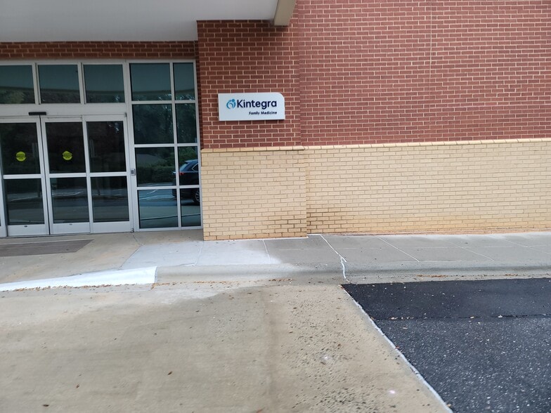 More Photos Of 502 W King St, Kings Mountain Medical For Lease