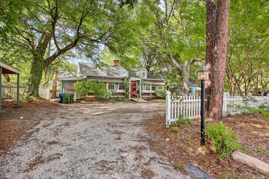 More Photos Of 4911 Oleander Dr, Wilmington General Retail For Sale