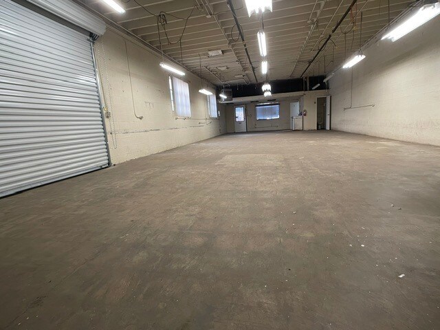 More Photos Of 8913 National Blvd, Los Angeles Manufacturing For Lease