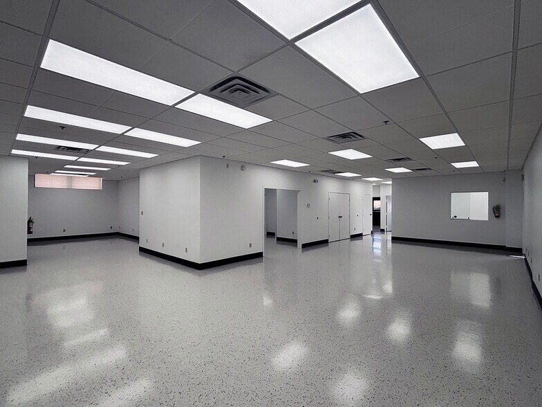 More Photos Of 115 NW 44th St, Oklahoma City Manufacturing For Lease