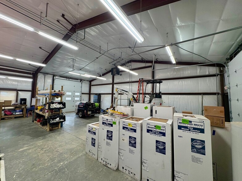 More Photos Of 5134 Old Haywood Rd, Mills River Flex For Lease