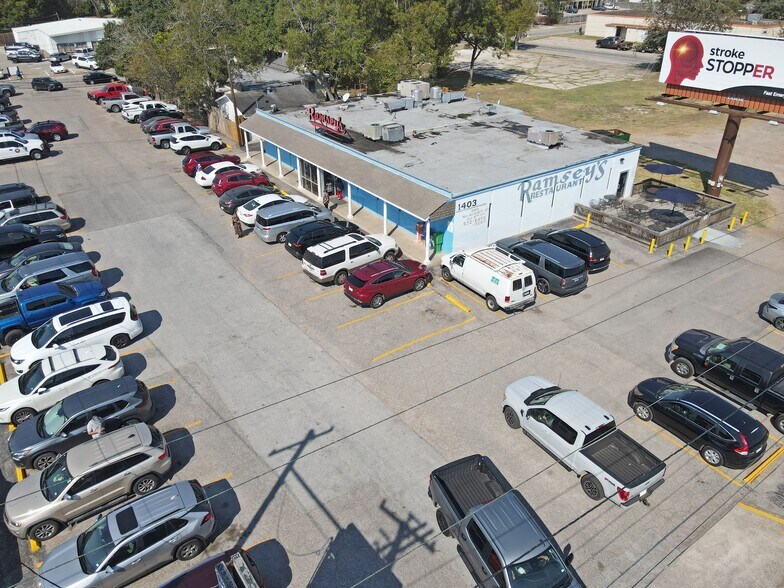 More Photos Of 1403 N Navarro St, Victoria Restaurant For Sale