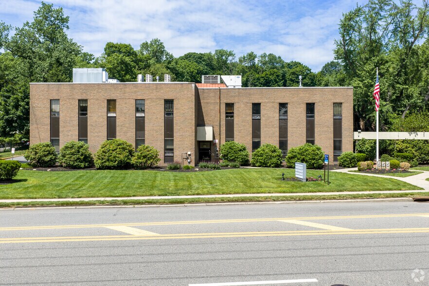 More Photos Of 555 Kinderkamack Rd, Oradell Medical For Sale