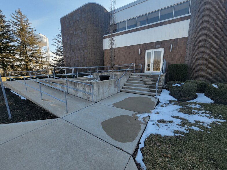 More Photos Of 1400 Industries Rd, Richmond Office For Lease