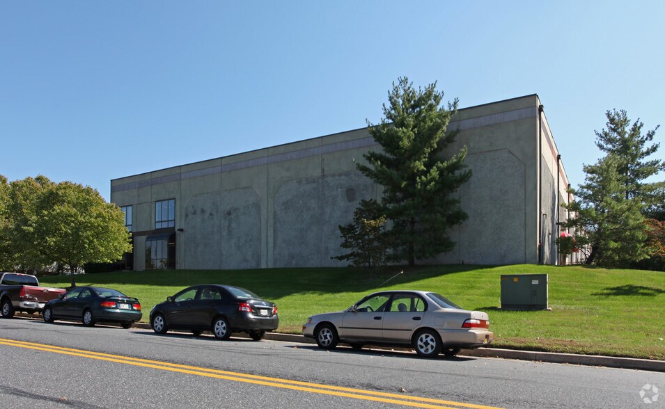 More Photos Of 8715 Bollman Pl, Savage Manufacturing For Lease