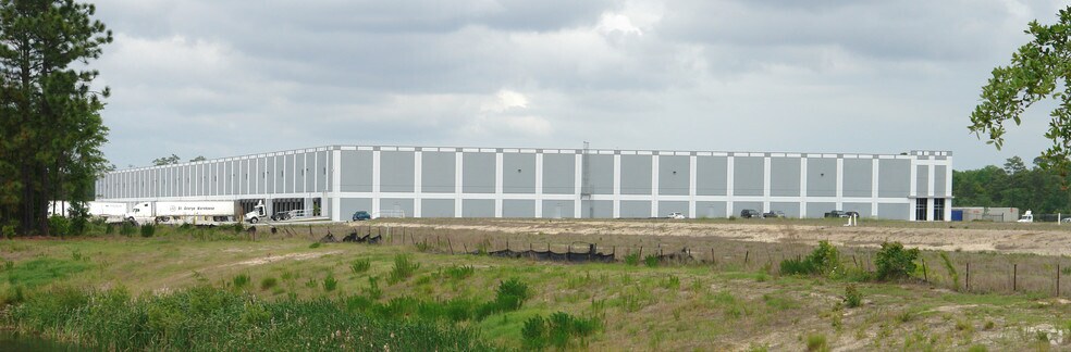 More Photos Of 1980 Technology Dr, Charleston Distribution For Lease