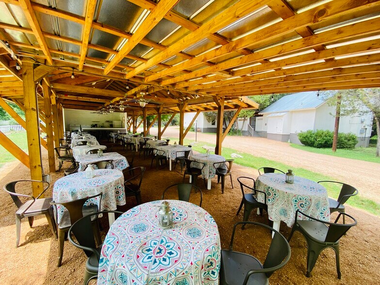 More Photos Of 104 Scudder Ln, Wimberley Hotel For Sale