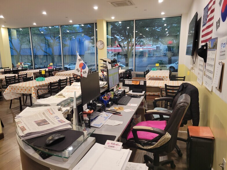 More Photos Of 3541 156th St, Flushing Flex For Sale