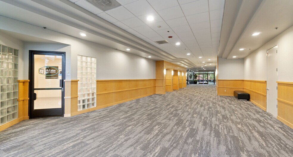 More Photos Of 6051 N Fresno St, Fresno Office For Lease