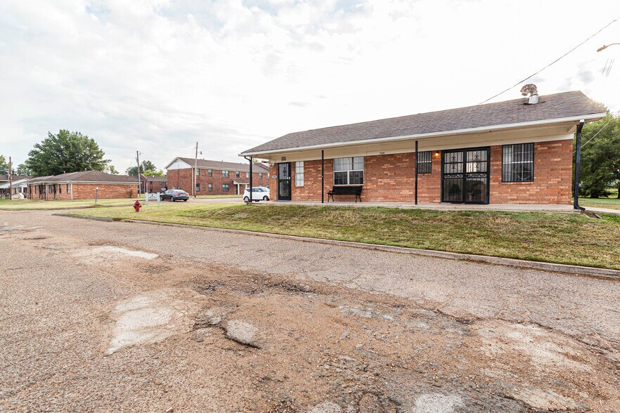 More Photos Of 2226 Merrill Dr, Forrest City Apartments For Sale