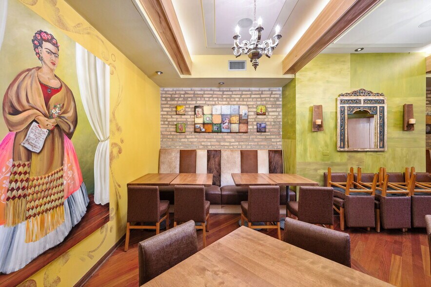 More Photos Of 3115 N Lincoln Ave, Chicago Restaurant For Sale