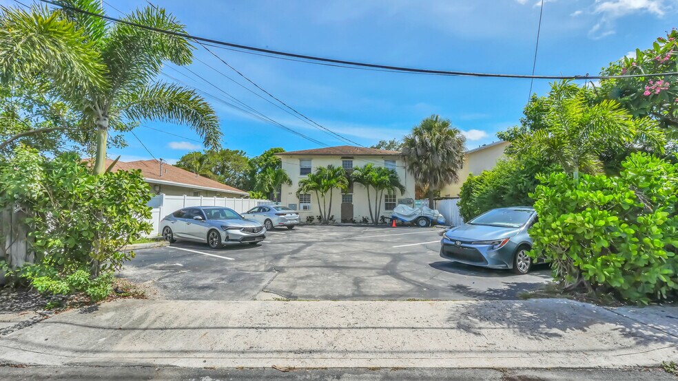 More Photos Of 715 Washington Ave, Lake Worth Apartments For Sale