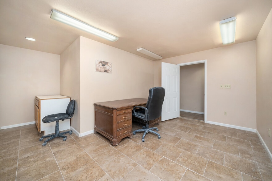 More Photos Of 741 Paso Robles St, Paso Robles Warehouse For Lease