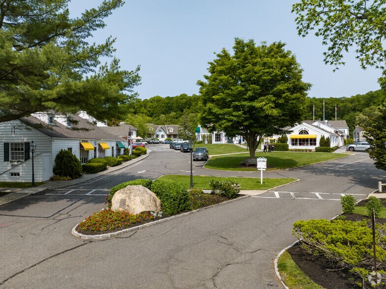 More Photos Of 97-147 Main St, Stony Brook Unknown For Lease