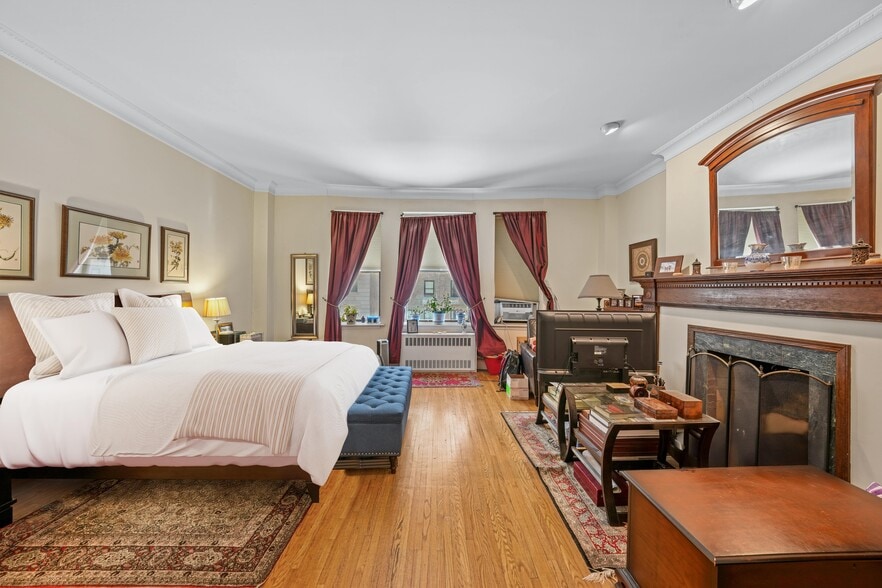 More Photos Of 489 West End Ave, New York Apartments For Sale