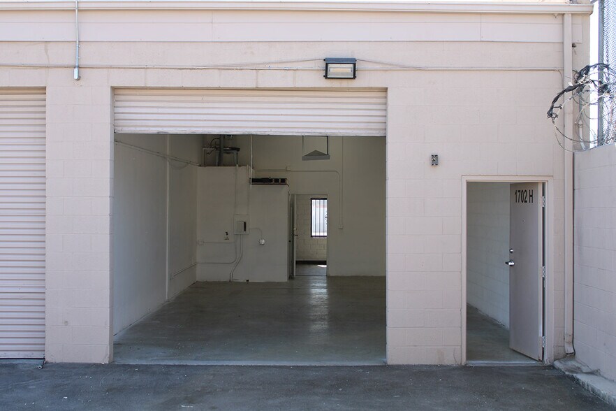 More Photos Of 1700 Western Ave, Las Vegas Industrial For Lease